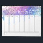 水彩筆画&紙吹雪週間プランナー ノートパッド<br><div class="desc">このおもしろいデザインでは、ピンク、ブルー、パープル、ティール（緑がかった色）のヒントを含む水色のブラシストロークで背景の上部をカバーした。オーバーレイは、金ゴールド紙吹雪をシミュレートする個別のグラフィックである。「ウィークリープランナー」という言葉は描写手書きフォントで書かれカジュアル、グラフィックとしてページの先頭に配置されている。[テンプレート]フィールドを使用して、フィット感のある詳細を追加する。グラフィックのサイズ変更やもし拡大が可能で違うす。家族素晴らしや芸術的たくさん好きな人に祝は！</div>