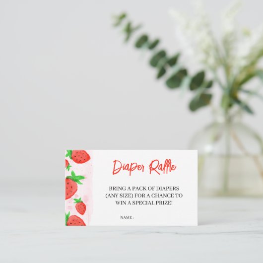 水彩色いちご赤ちゃんシャワーおむつラッフル エンクロージャーカード (スタンド正面)