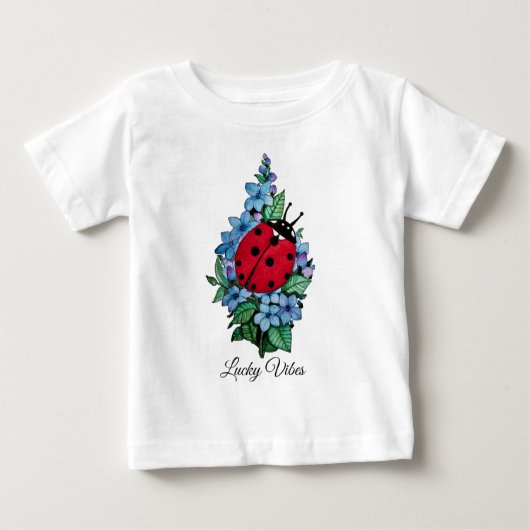 水彩色かわいいラディバードと青い野生の花 ベビーTシャツ (正面)