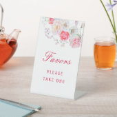 水彩花が台座の看板を引き立てる 台座サイン (インサイチュ)