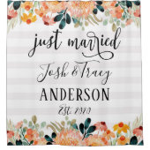 水彩花とストライプのたった今結婚しました シャワーカーテン (正面)