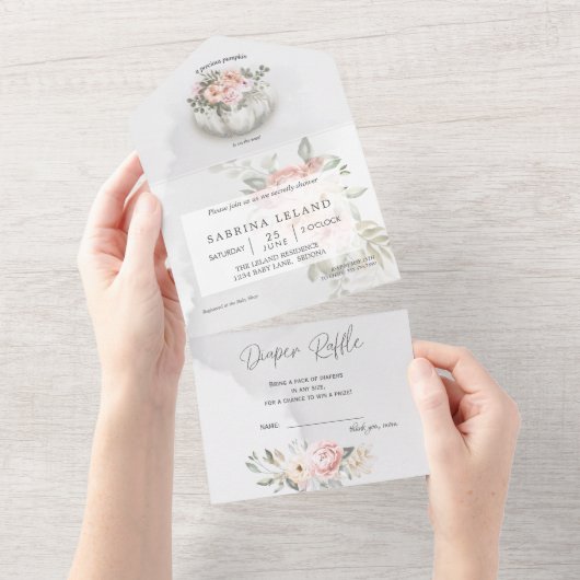 水彩花模様のシルバー ホワイト パンプキン ベイビー シャワー オールインワン招待状 (貼ってはがせる)