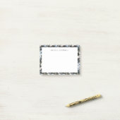 水彩花模様ブルーお名前を付ける ポストイット (デスク上)