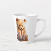 水彩茶色のベビークマ、座って可愛いクマの子 カフェラテマグ (右)