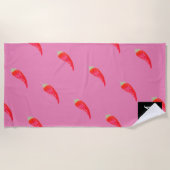 水彩赤ピーマンイニシャルピンク ビーチタオル (正面)