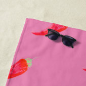 水彩赤ピーマンイニシャルピンク ビーチタオル (インサイチュ)