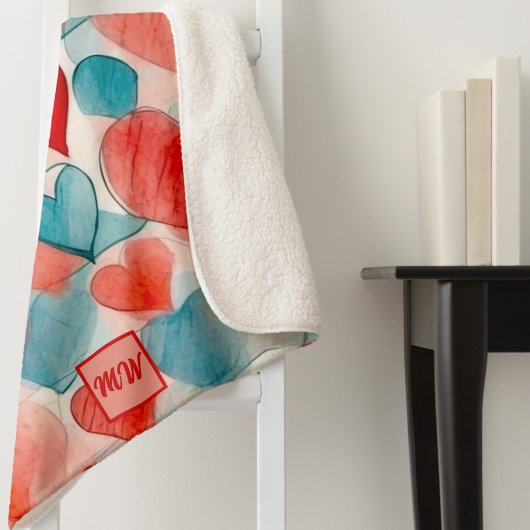 水彩赤、青、ソフト、ピンクのハートモノグラム シェルパブランケット