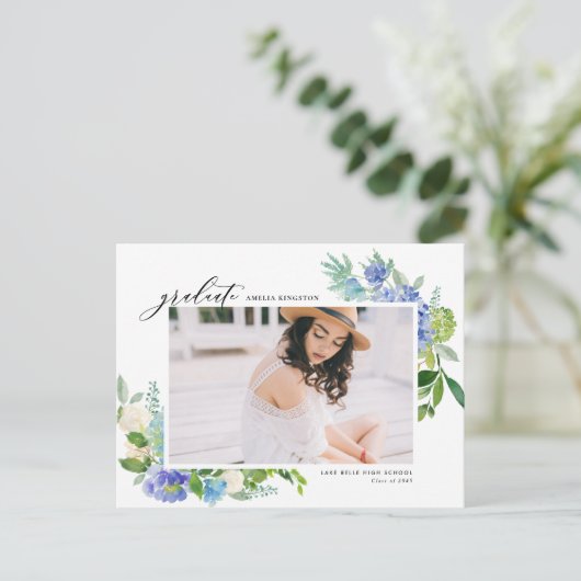 水彩青紫陽花フレーム写真卒業 インビテーションポストカード (スタンド正面)