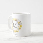 水彩黄華リースモノグラム コーヒーマグカップ (正面左)