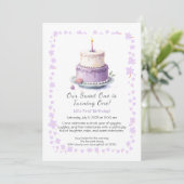 水彩1歳誕生日招待状（ラベンダー色のケーキ付き） 招待状 (スタンド正面)