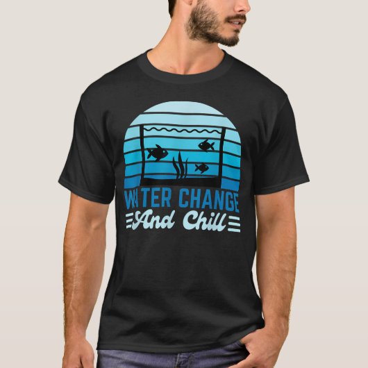 水換えと冷却が好きな熱帯魚飼育者 冗談Tシャツデザイン Tシャツ (正面)