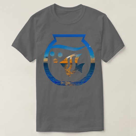 水族館での魚の二重露出 Tシャツ (デザイン正面)