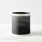 水星の大きなクレーター ツートーンマグカップ (中央)