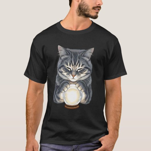 水晶玉を持つ占い猫 Tシャツ (正面)