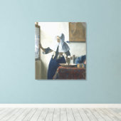 水水差しを持つ若い女性 キャンバスプリント (インサイチュ (ウッドフロア))