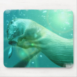 水泳のカワウソのマウスパッド マウスパッド