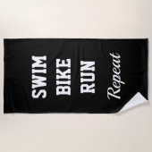 水泳のバイクの操業繰り返しのおもしろいなトライアスロンのビーチタオル ビーチタオル (正面)