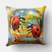 水滴のラディバグ クッション (裏面)