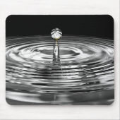 水滴の白いバラ マウスパッド (正面)