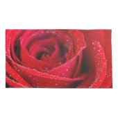 水滴を伴う美しい赤いバラ 枕カバー (裏面)