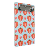 水玉模様およびハートが付いているハートのいちご ミニクリップボード (アングル)