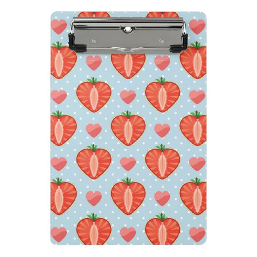 水玉模様およびハートが付いているハートのいちご ミニクリップボード (正面)
