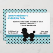 水玉模様およびプードルの誕生日のパーティの招待状 招待状 (正面/裏面)