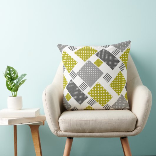 水玉模様とオリーブストライプグリーンのパッチワーク クッション (椅子)