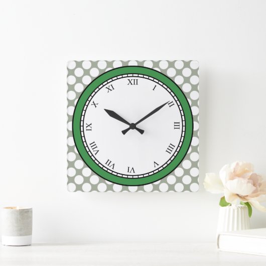 水玉模様のカラフルローマ数字の白（任意の色） スクエア壁時計 (ホーム)