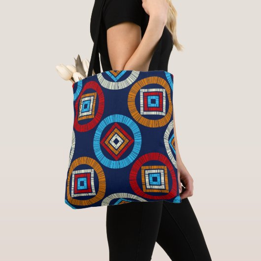 水玉模様のシームレスなパターン。民族像のモザイク トートバッグ (クローズアップ)