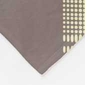 水玉模様のシームレスなパターン。民族像のモザイク フリースブランケット (角)