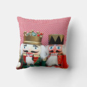 水玉模様の装飾用クッションが付いているくるみ割り クッション (裏面)