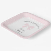 水玉模様エレガントベビーピンクボウガールベビーシャワー ペーパープレート (傾斜あり)