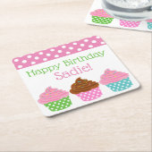 水玉模様カップケーキパーソナライズされた紙コースター スクエアペーパーコースター (アングル)