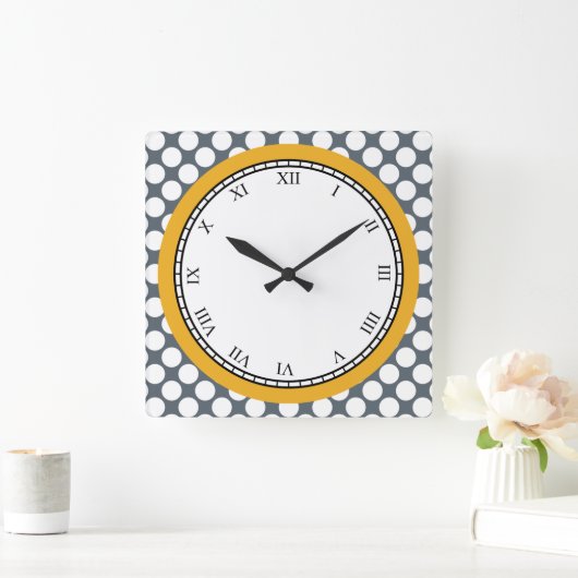 水玉模様カラフルローマ数字(任意の色の白) スクエア壁時計 (ホーム)