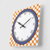 水玉模様カラフルローマ数字（任意の色の白） スクエア壁時計 (傾斜)