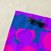 水玉模様クールビーチタオル。 ビーチタオル (インサイチュ)