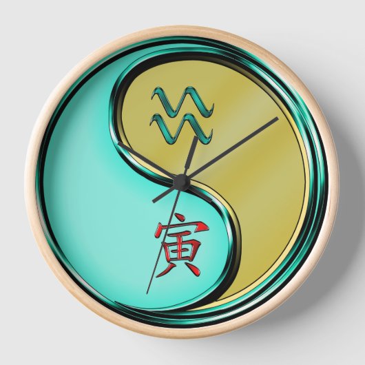 水瓶座と金属の虎のキーチェーン 壁時計 (正面)