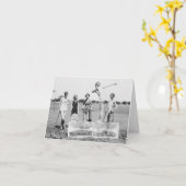 水着の氷レディースゴルフでティーにのせること! カード (黄色い花)