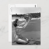 水着ガールオンビーチ-ヴィンテージ ポストカード (正面/裏面)