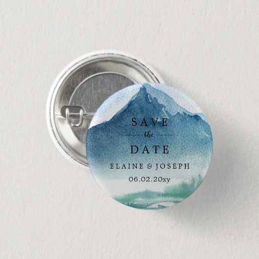 水素朴色の山の湖の日付を保存 缶バッジ (正面&裏面)