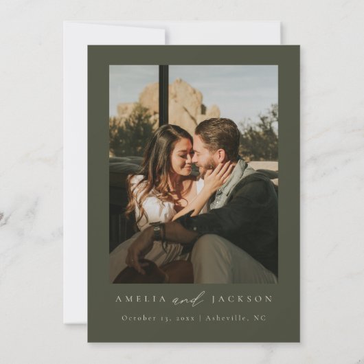 水素朴色の山の結婚式の日付を保存 招待状 (裏面)