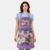水絵画色の紫のあぜ花 エプロン (着用した状態)