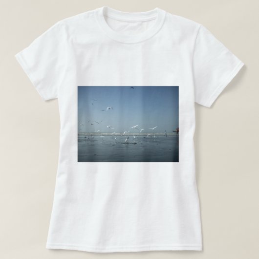 水自然飛んでいるのバレエで美しい鶴 Tシャツ (デザイン正面)