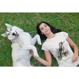 水色で竿に座っているキツツキ Tシャツ