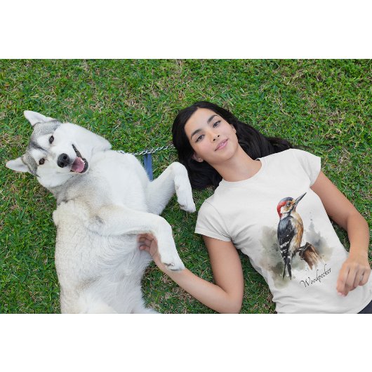 水色で竿に座っているキツツキ Tシャツ