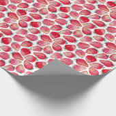 水色のイチゴのパターン。 ラッピングペーパー (角)