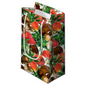 水色のキノコと緑のシダのパターン スモールペーパーバッグ (正面アングル)