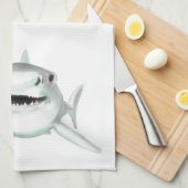 水色のサメが微笑む灰色の緑の海 キッチンタオル (四つ折り)