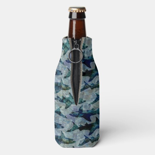 水色のサメの群れ ボトルクーラー (ボトル裏面)
